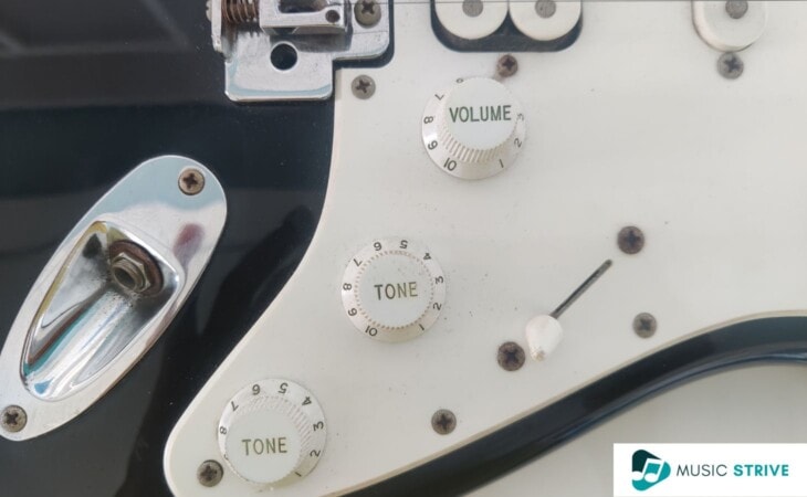 Squier Sonic Strat Tone Controls