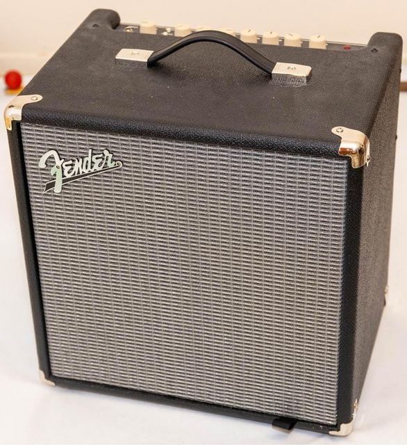 Fender Rumble 40 in Action