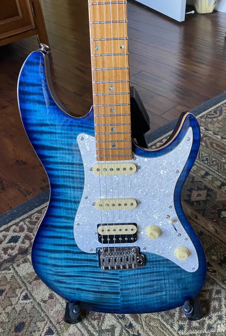 Sire Larry Carlton S7 FM - Closer Look