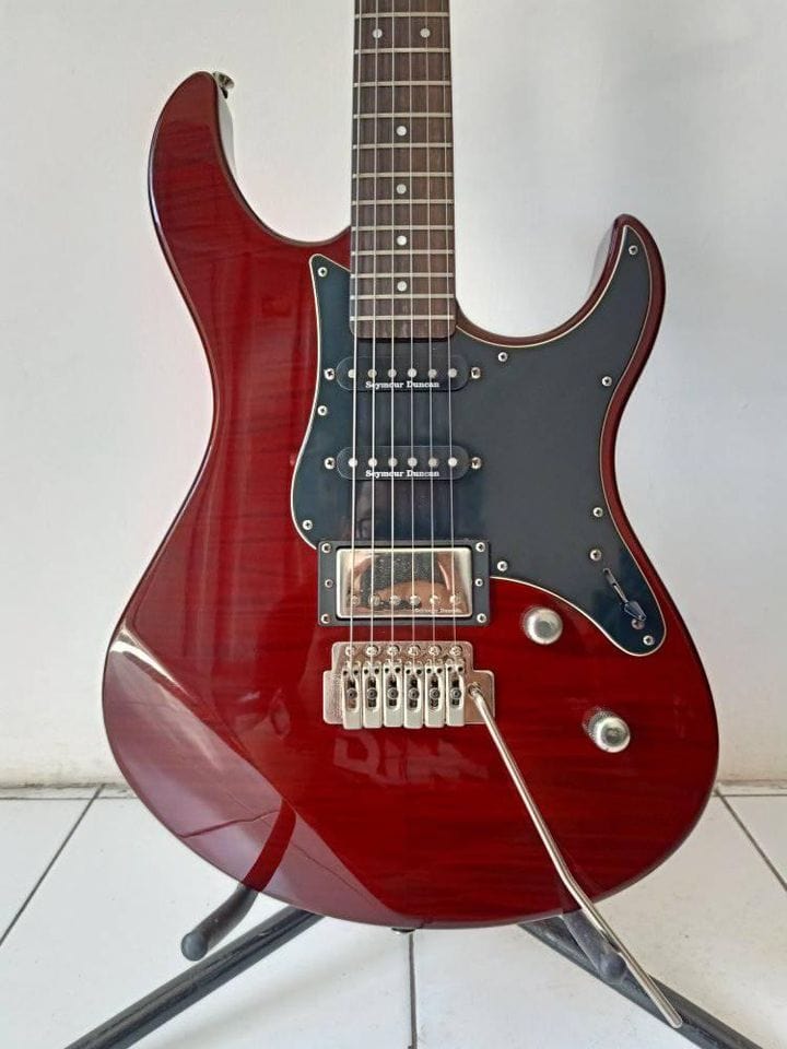 Yamaha Pacifica PAC612VIIFM - Closer Look