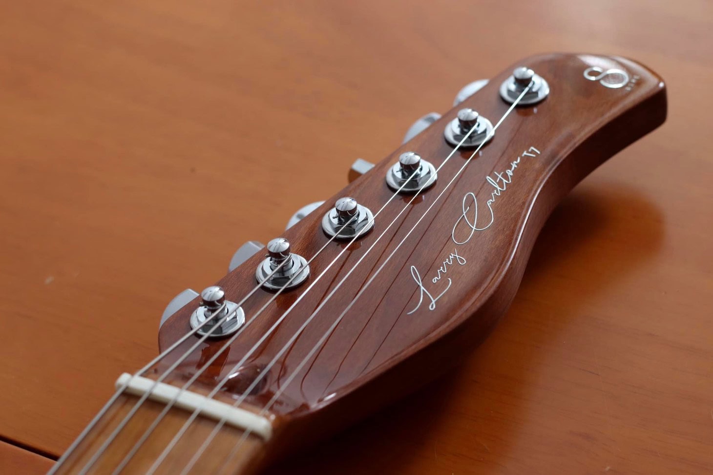 Sire Larry Carlton T7 FM - Headstock