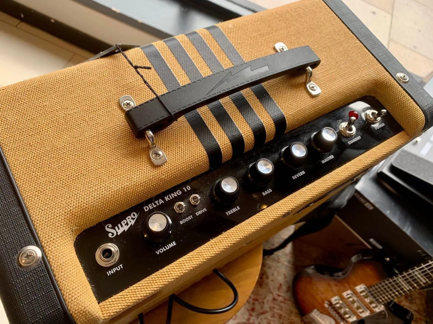 Supro Delta King 10 - Controls