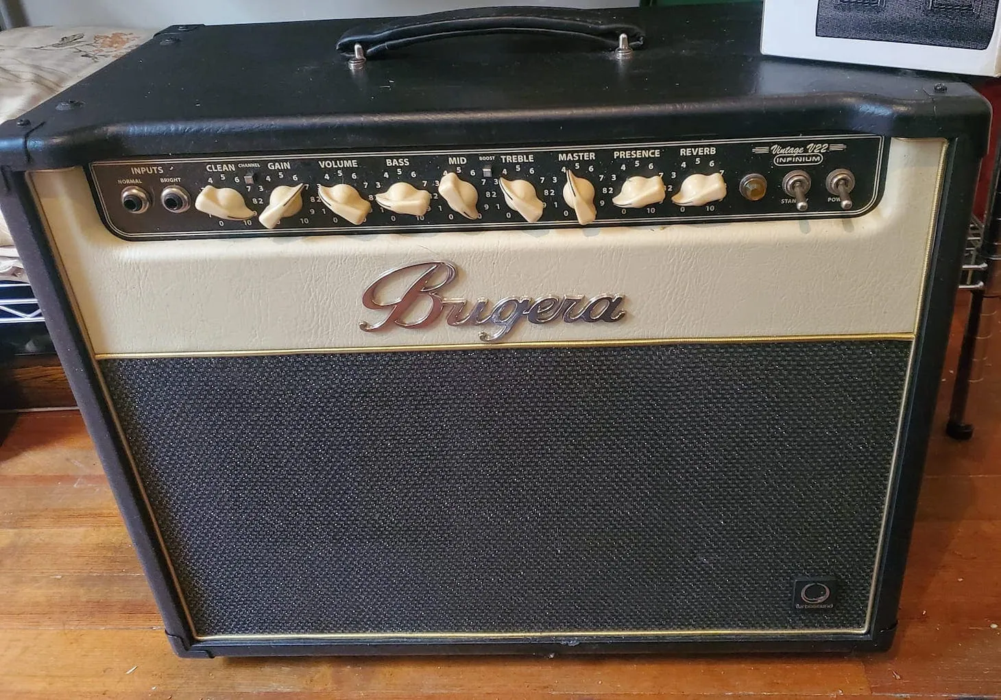 Bugera V22 Infinium