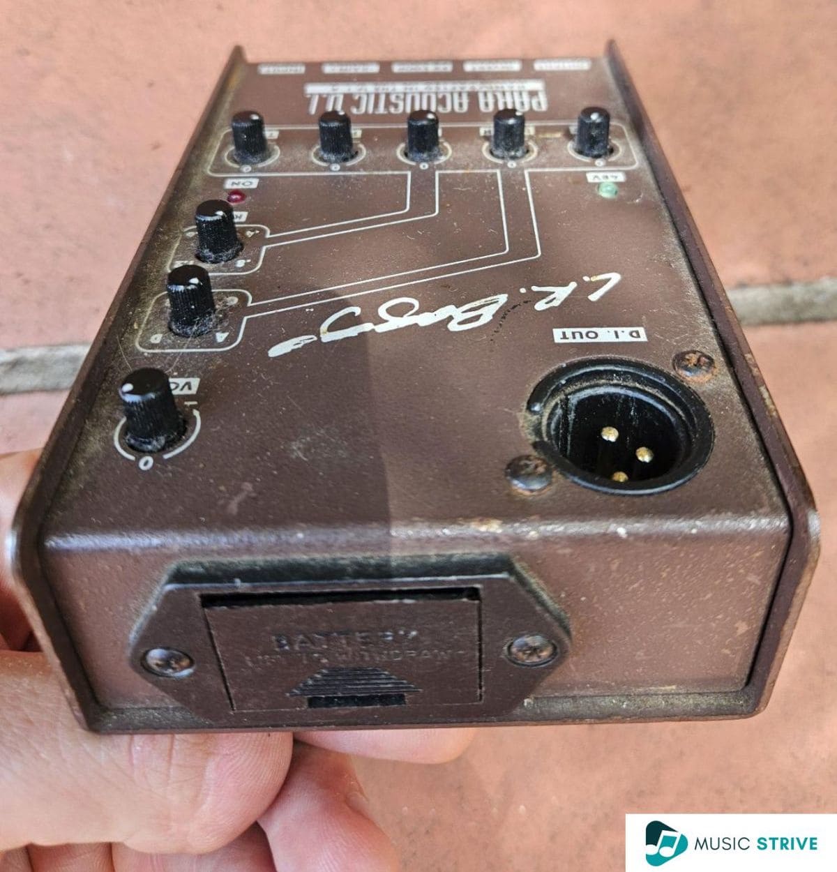 LR Baggs Para Acoustic DI - Knobs