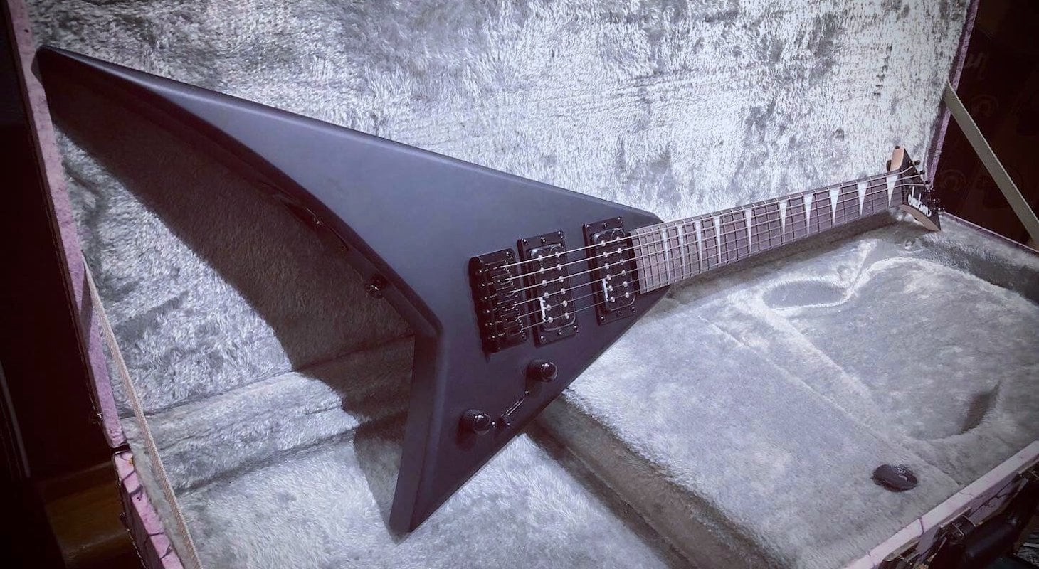 Jackson RR Minion JS1X Review – Short-Scale Metal Axe!