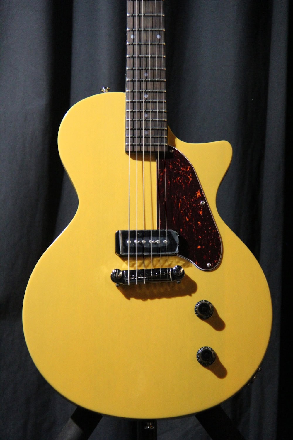 Sire Larry Carlton L3 P90
